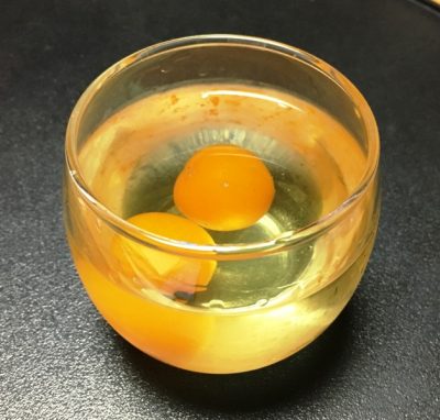 グラスに入った金柑酒